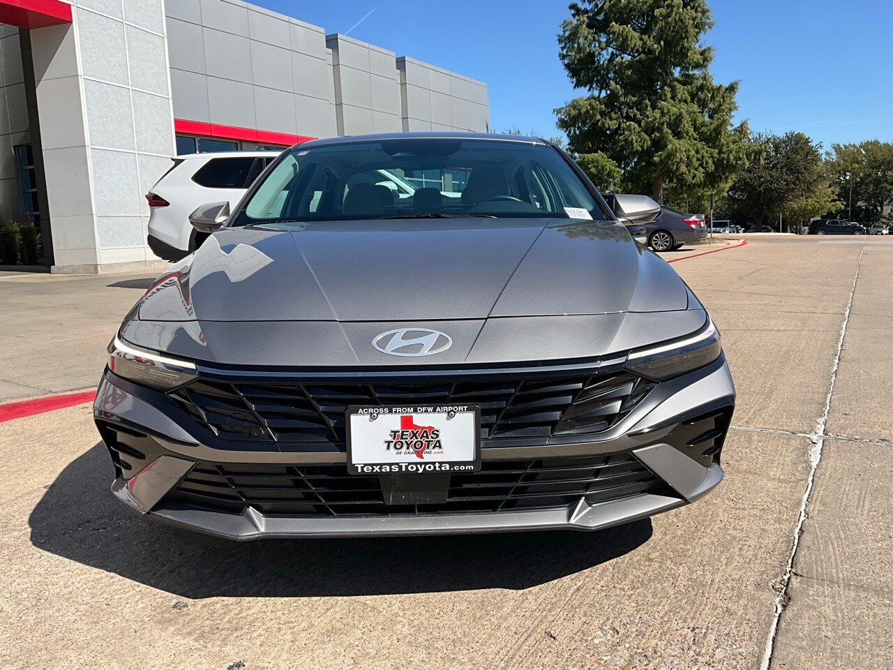 2025 Hyundai Elantra Hybrid Limited photo 3