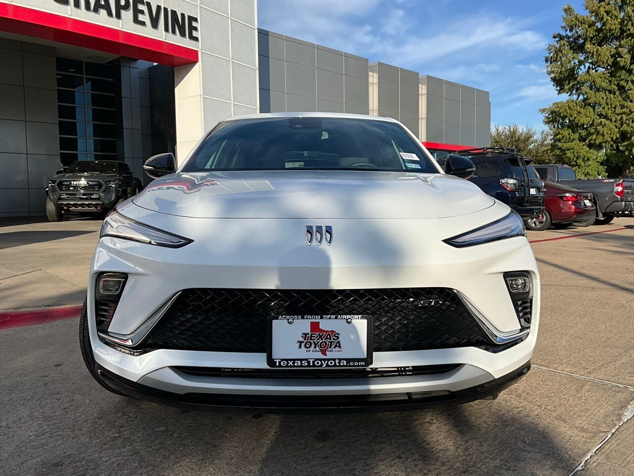 2025 Buick Envista ST photo 3