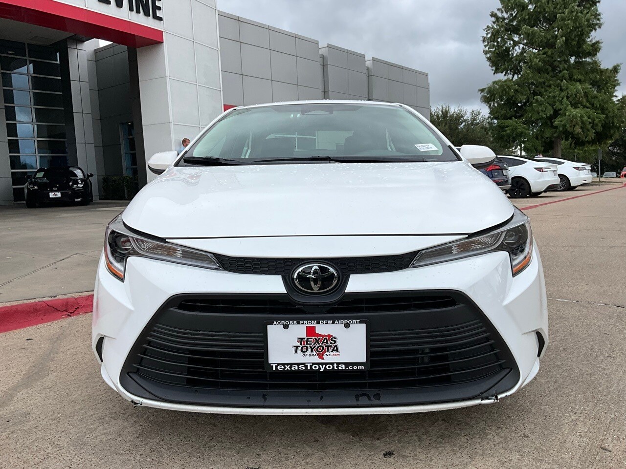 2024 Toyota Corolla LE photo 3