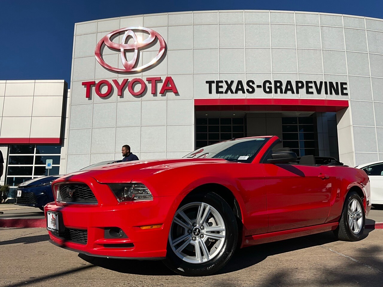 2014 Ford Mustang V6 Convertible photo 3