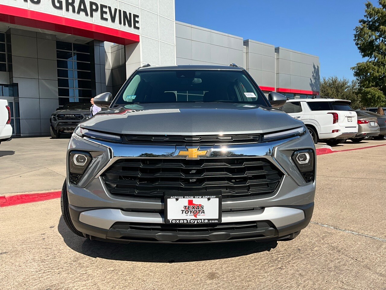 2025 Chevrolet Trailblazer LT photo 3