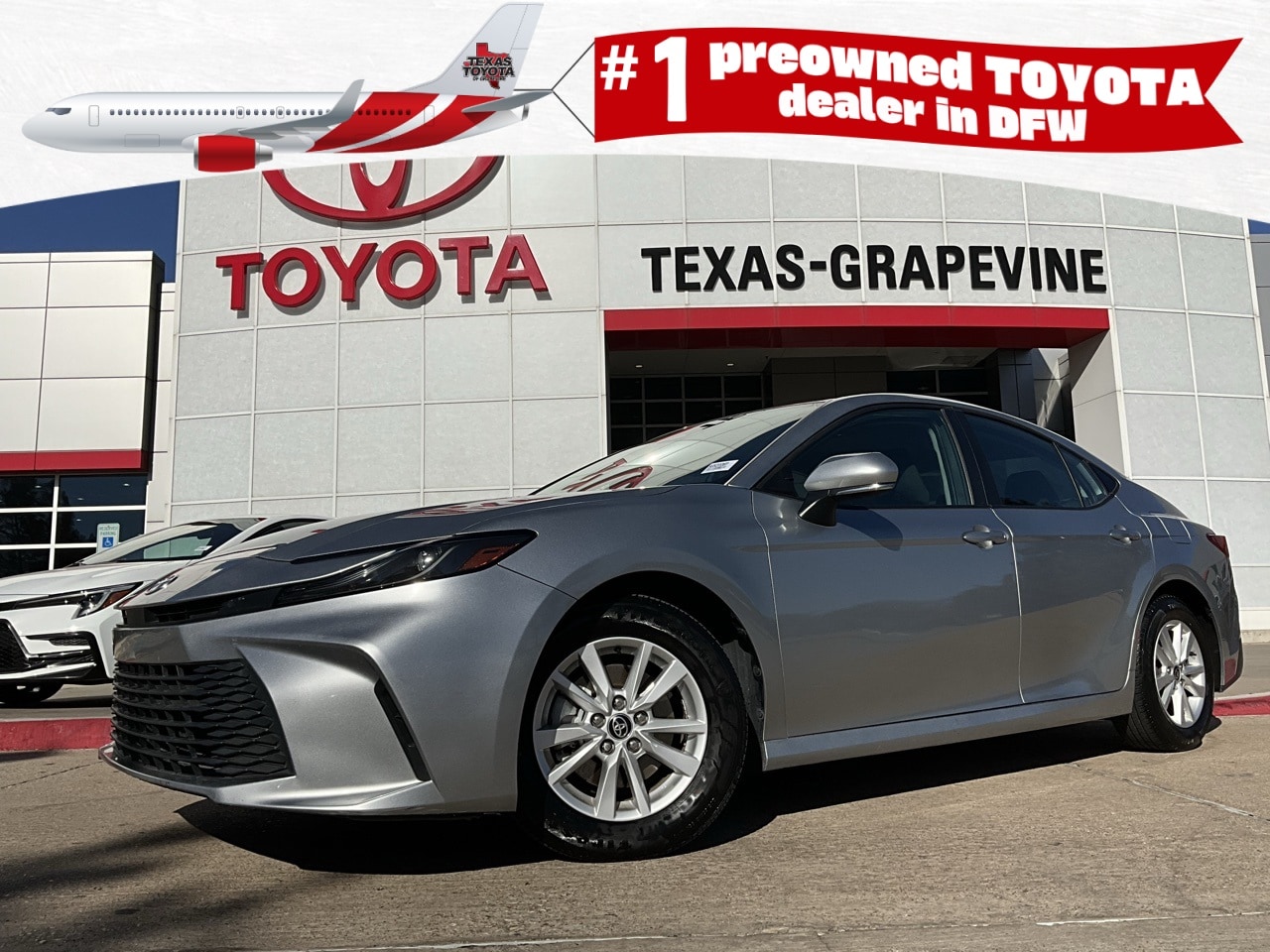 2025 Toyota Camry LE's photo