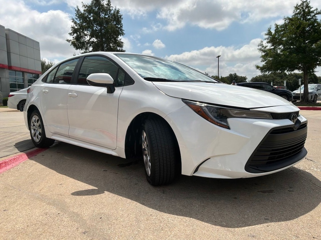 Used 2025 Toyota Corolla LE Sedan