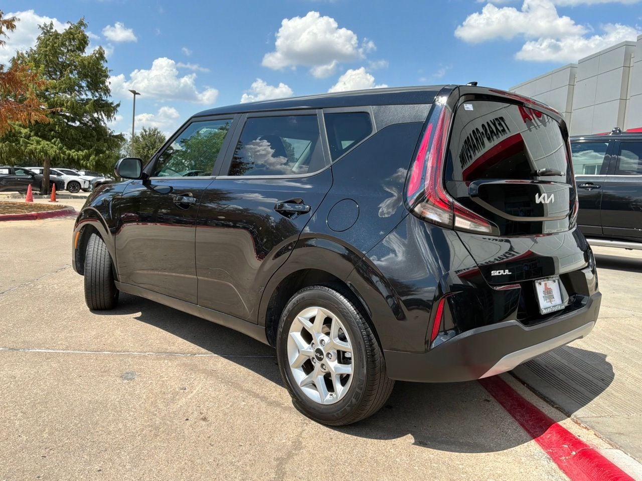 2025 Kia Soul LX - Photo 8