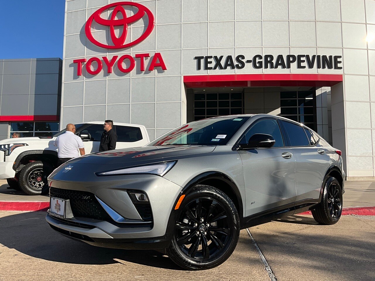 2025 Buick Envista ST photo 2