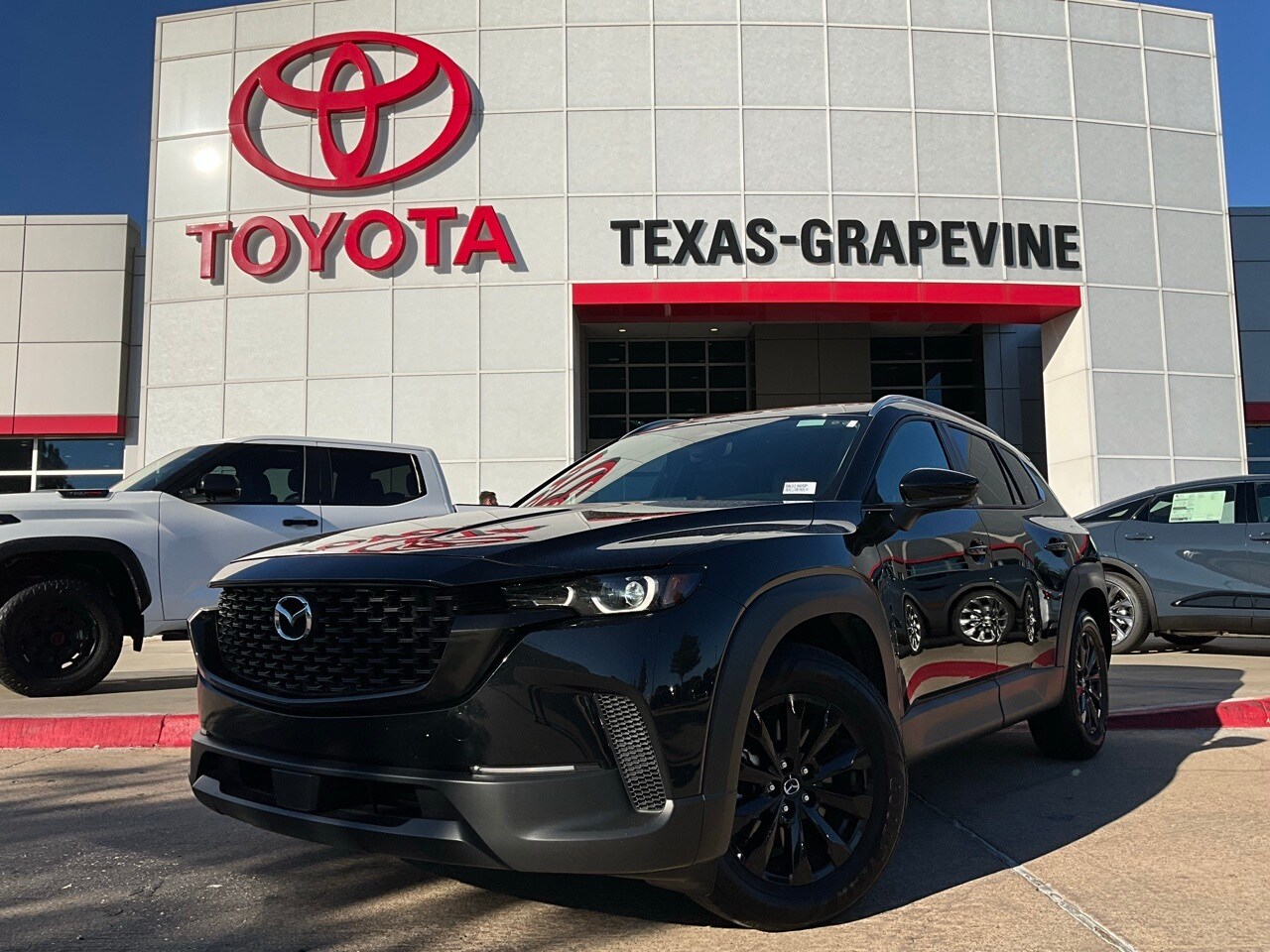 2025 Mazda CX-50 2.5 Select photo 2