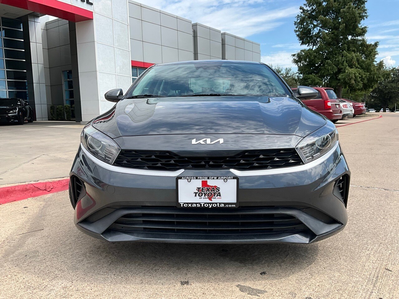 2024 Kia Forte LXS photo 3