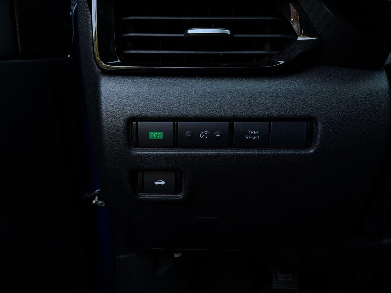 2025 Nissan Sentra SV - Photo 23