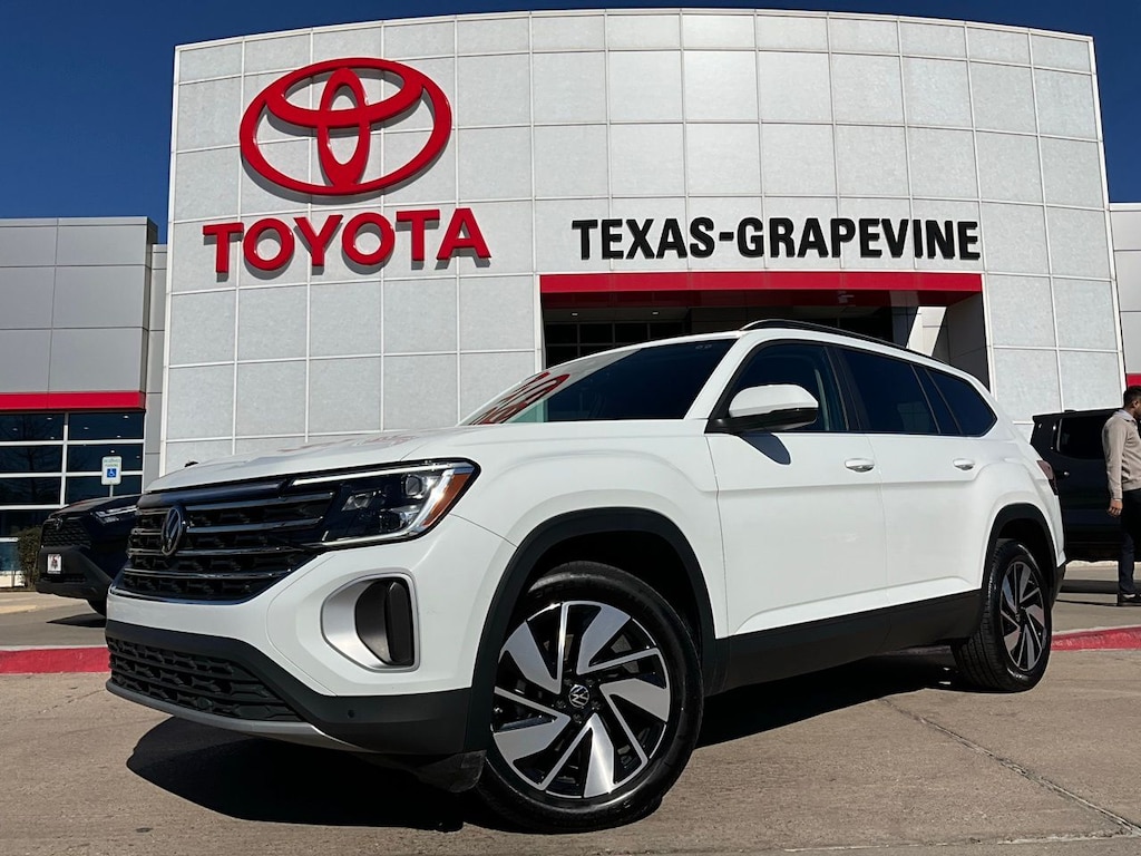 Used 2025 Volkswagen Atlas 2.0T SE w/Technology SUV