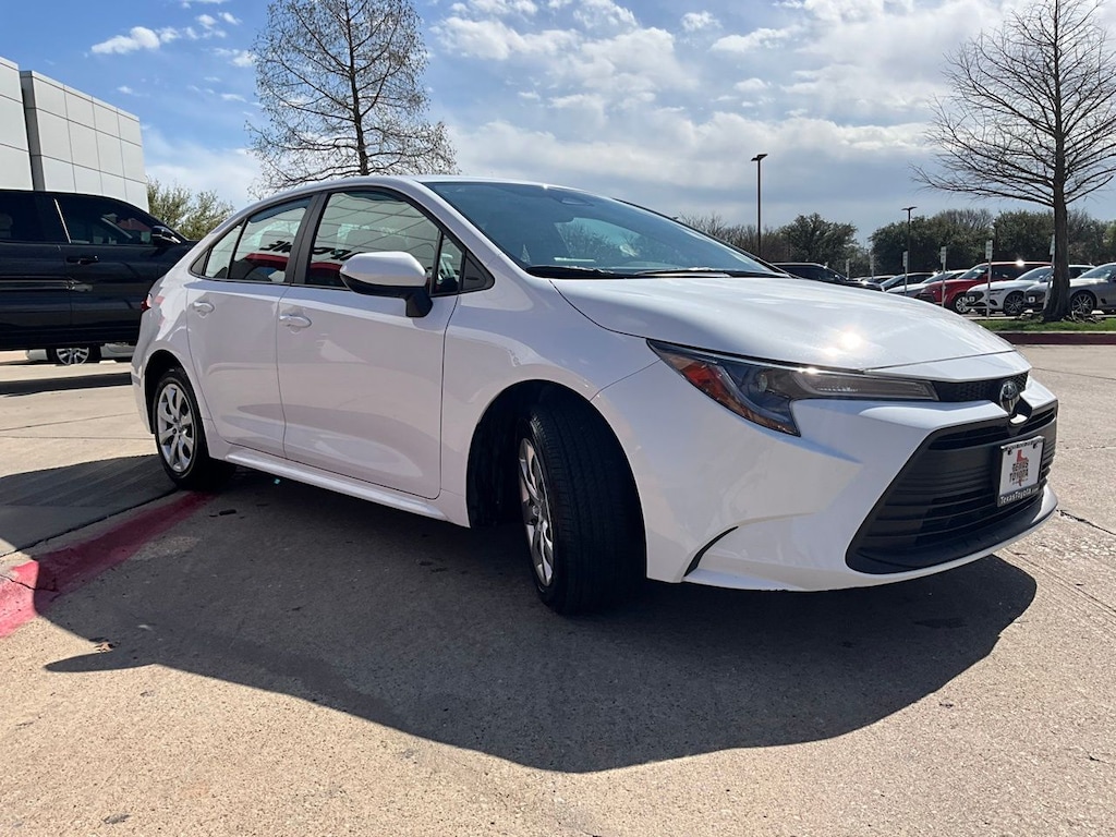 Used 2025 Toyota Corolla LE Sedan