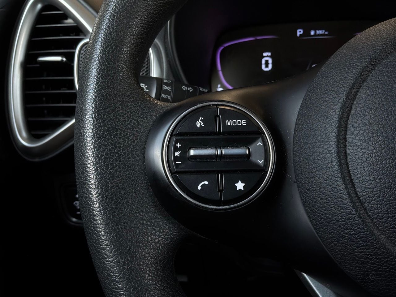 2025 Kia Soul LX - Photo 33