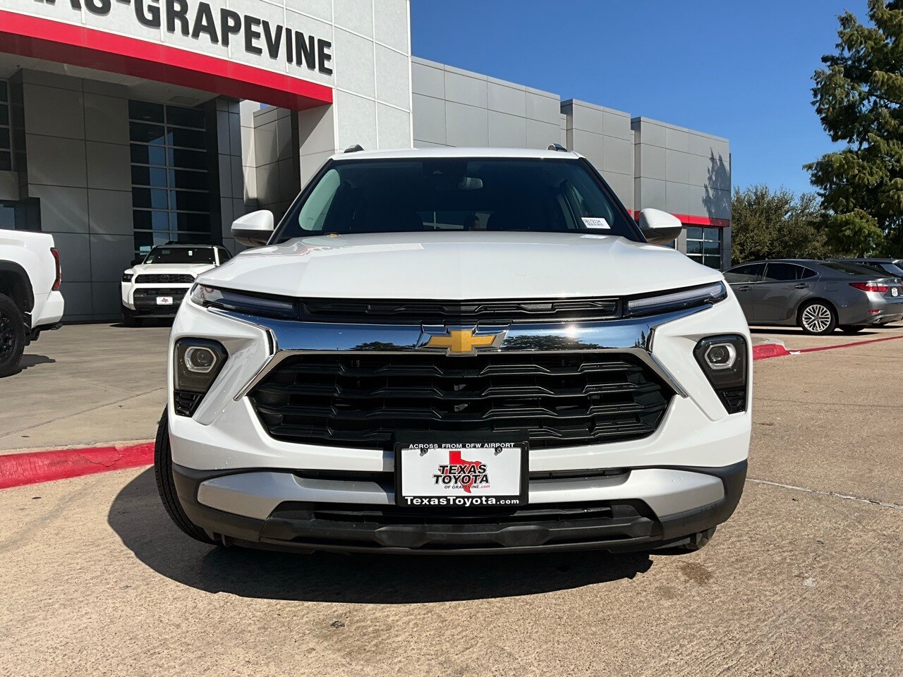 2025 Chevrolet Trailblazer LT photo 3