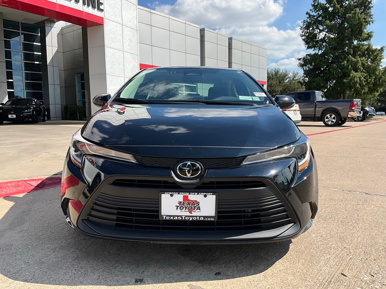 2024 Toyota Corolla LE photo 3