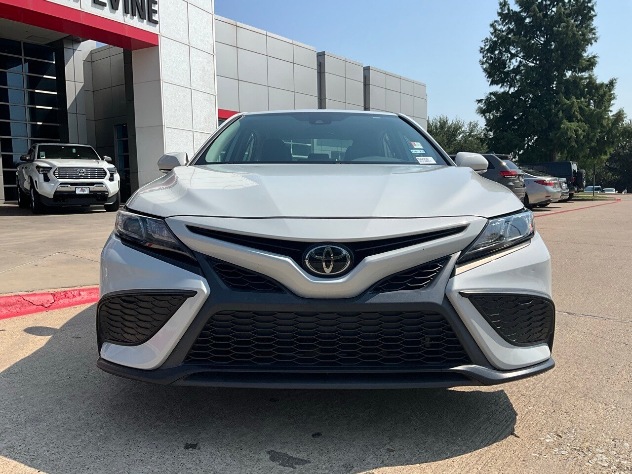 2023 Toyota Camry SE photo 3
