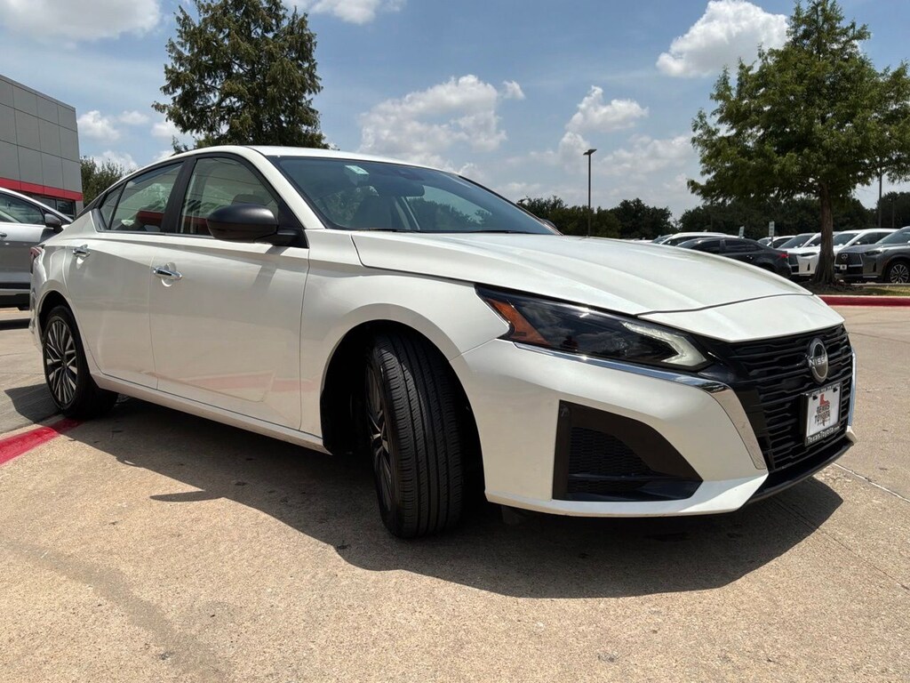 Used 2025 Nissan