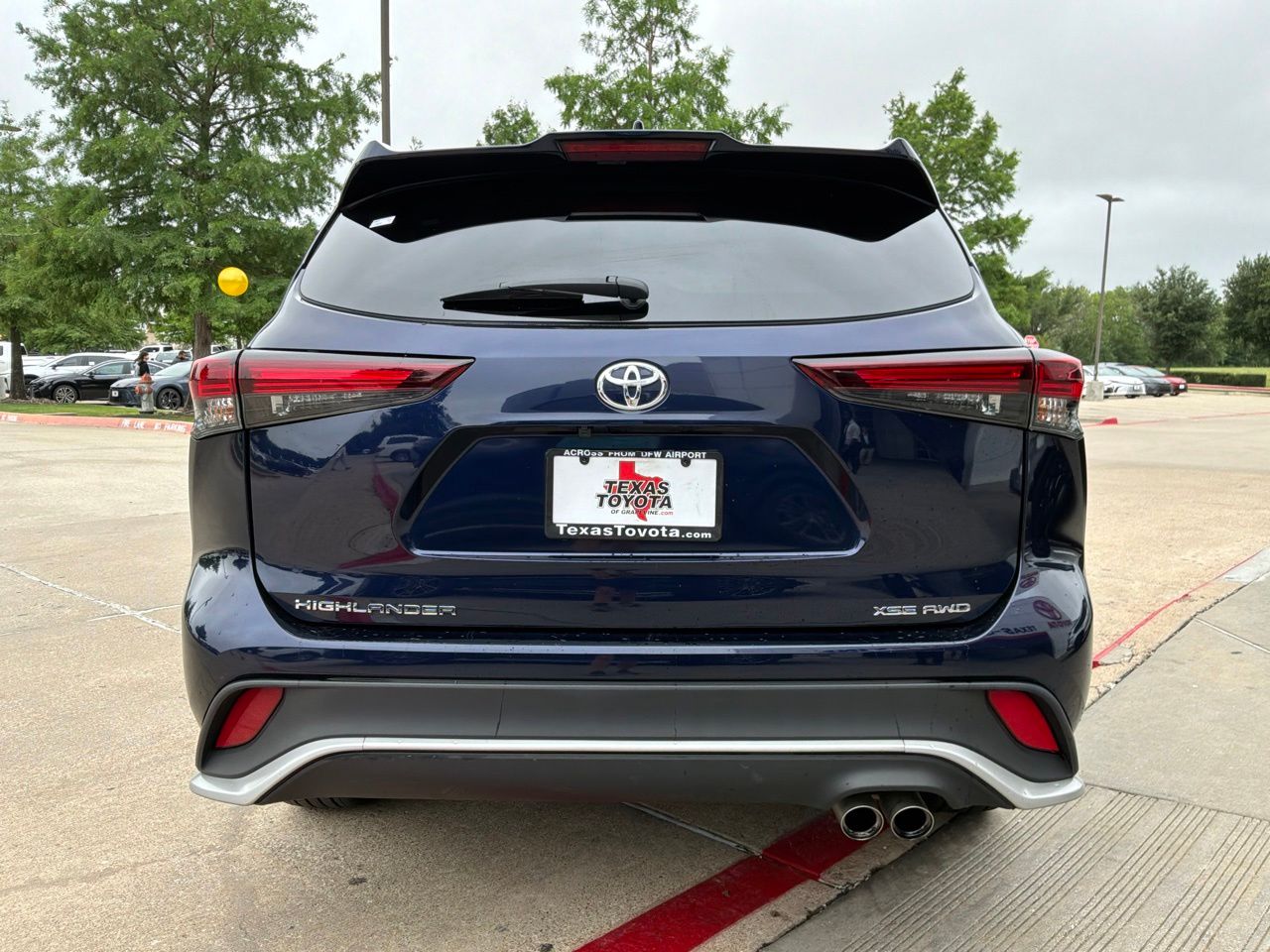 View vehicle photo 7