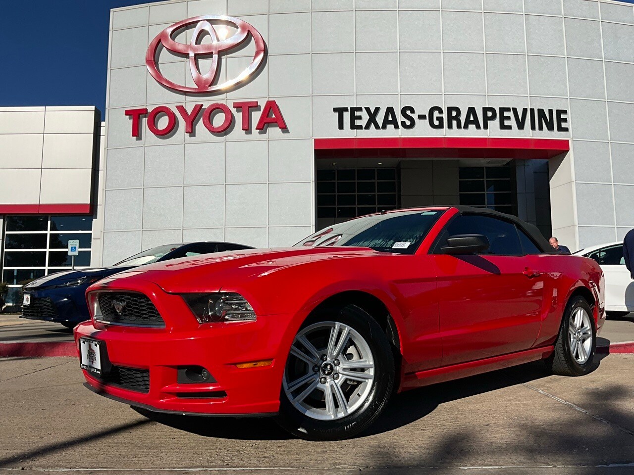 2014 Ford Mustang V6 Convertible photo 2