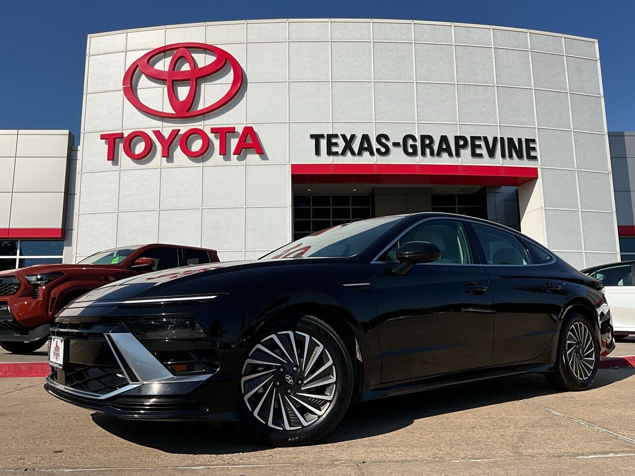 2024 Hyundai Sonata Hybrid SEL photo 2