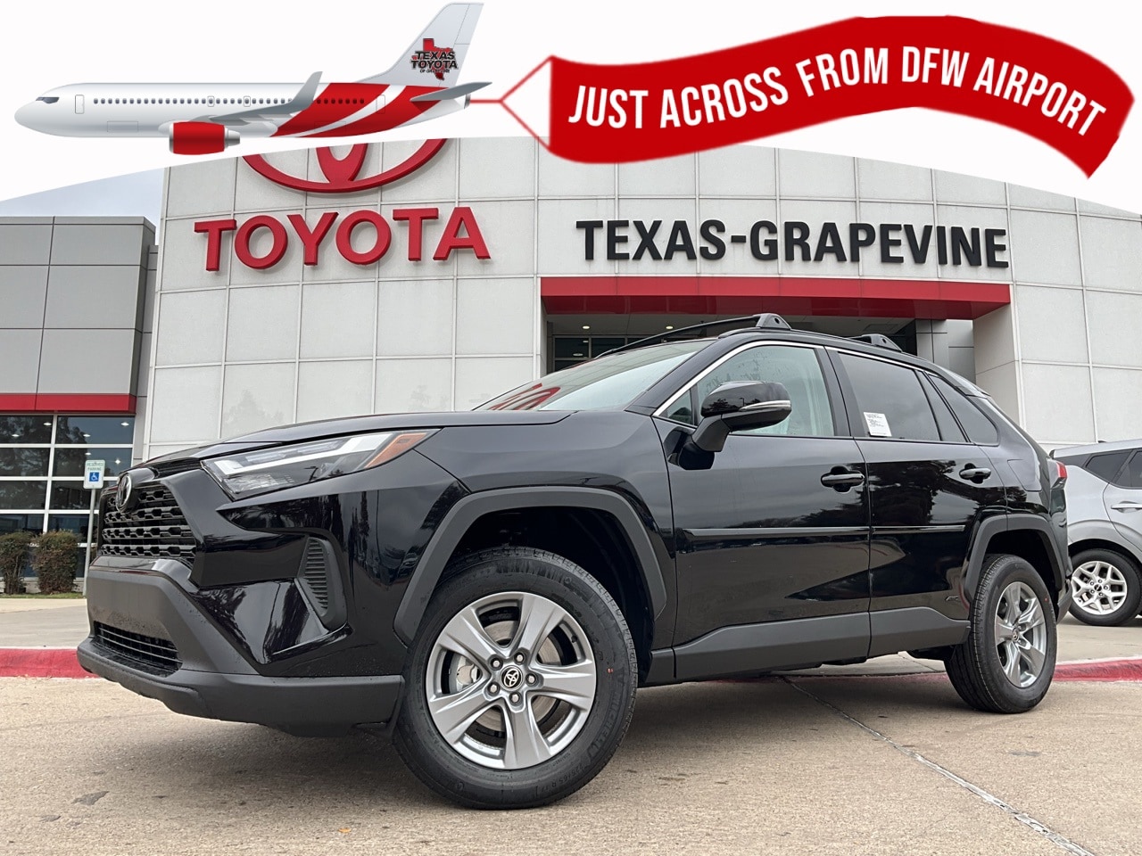 2025 Toyota RAV4 XLE's photo