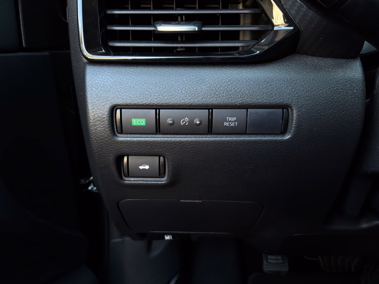 2025 Nissan Sentra SV - Photo 24