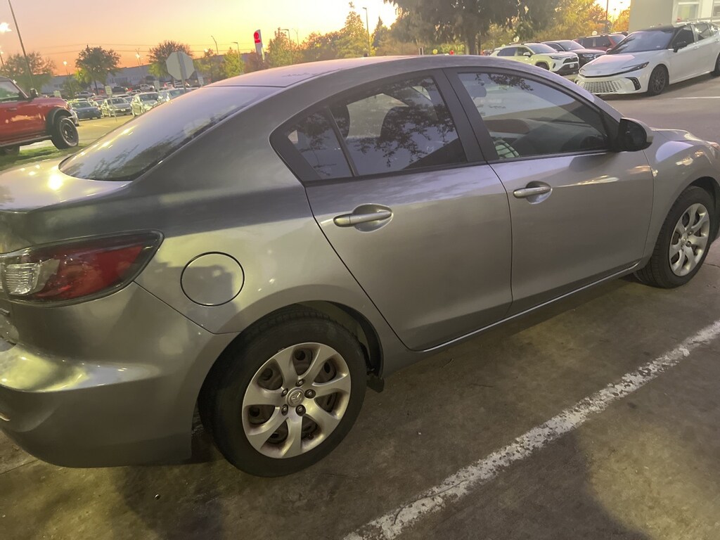 Used 2013 Mazda Mazda3 i Sport Sedan