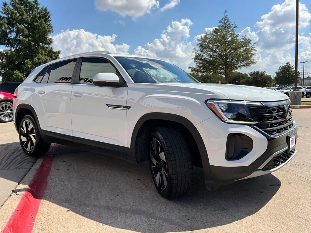 Used 2025 Volkswagen Atlas Cross Sport 2.0T SE w/Technology SUV