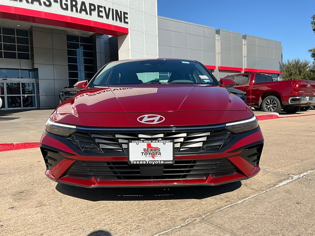 Used 2025 Hyundai Elantra SEL Convenience Sedan
