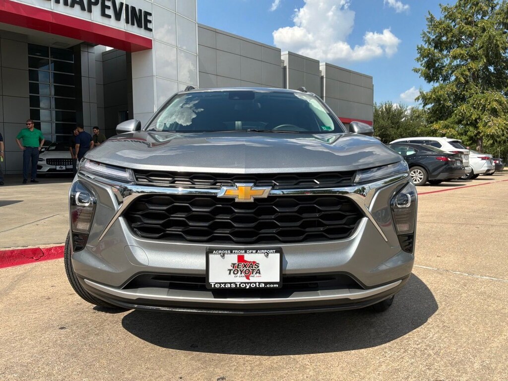 Used 2025 Chevrolet Trax LT SUV