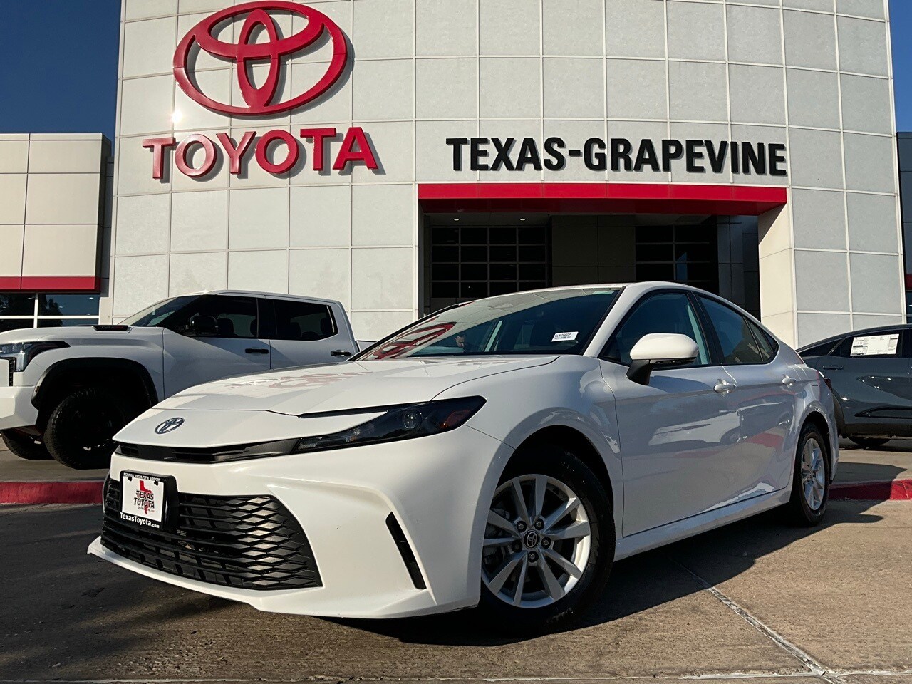 2025 Toyota Camry LE photo 2