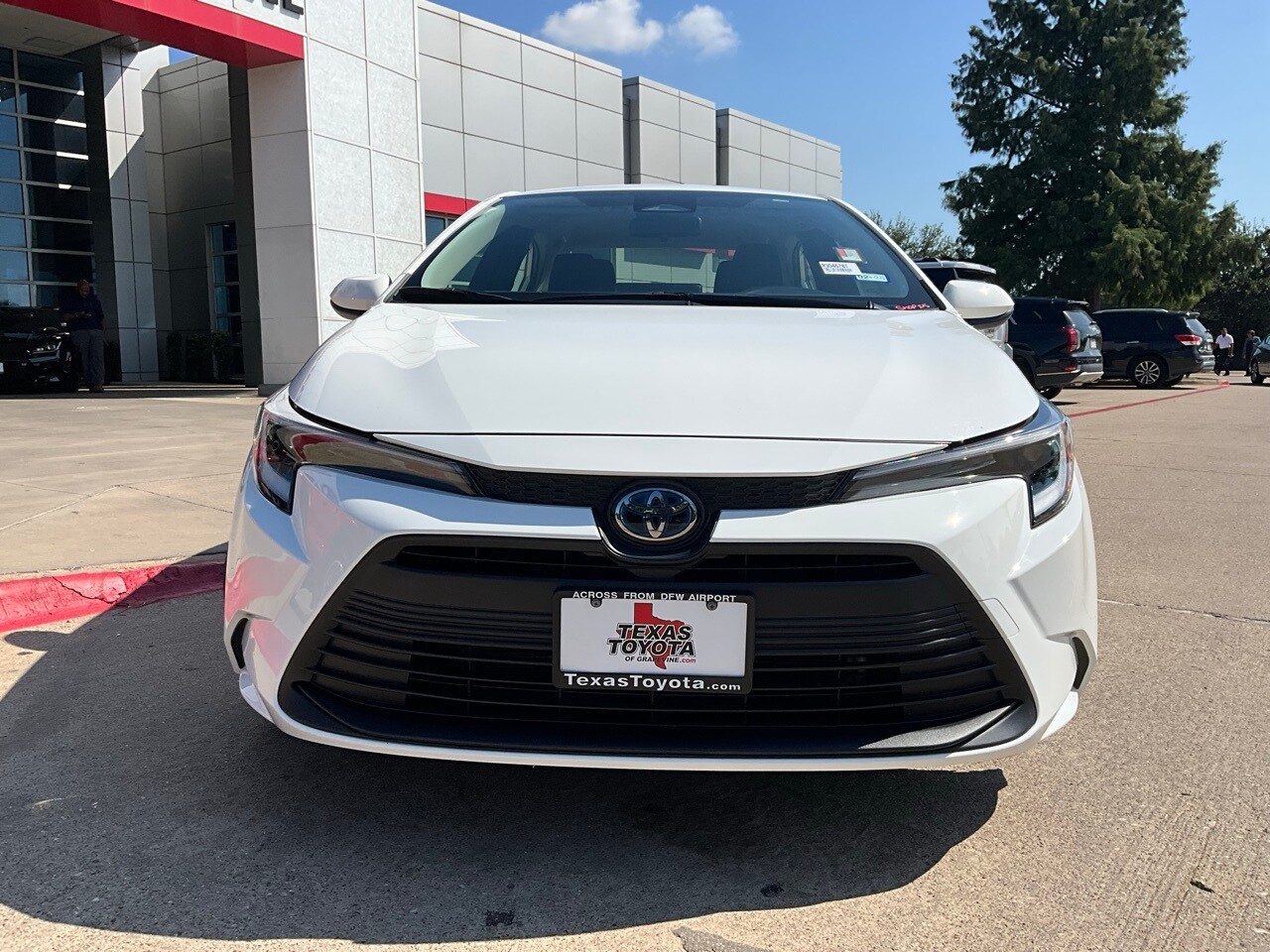 2024 Toyota Corolla Hybrid LE photo 3