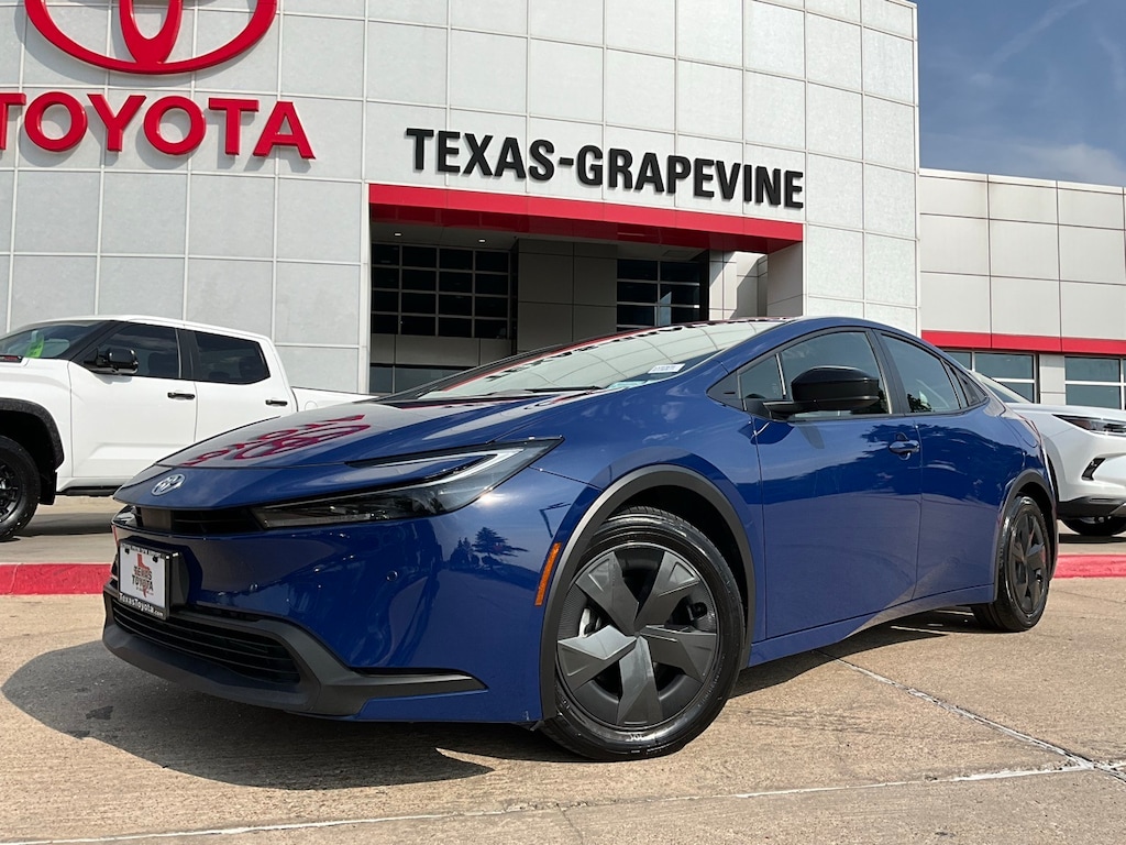 Used 2025 Toyota Prius LE Hatchback