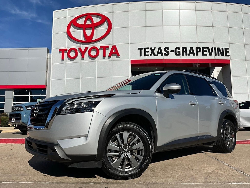 Used 2025 Nissan Pathfinder SV SUV