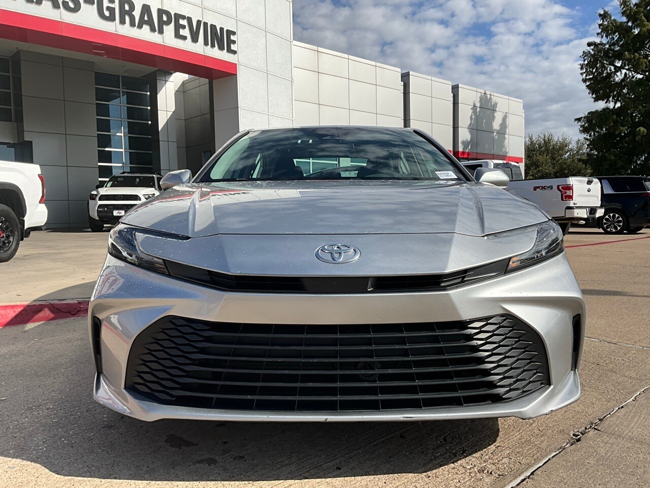 2025 Toyota Camry LE photo 3