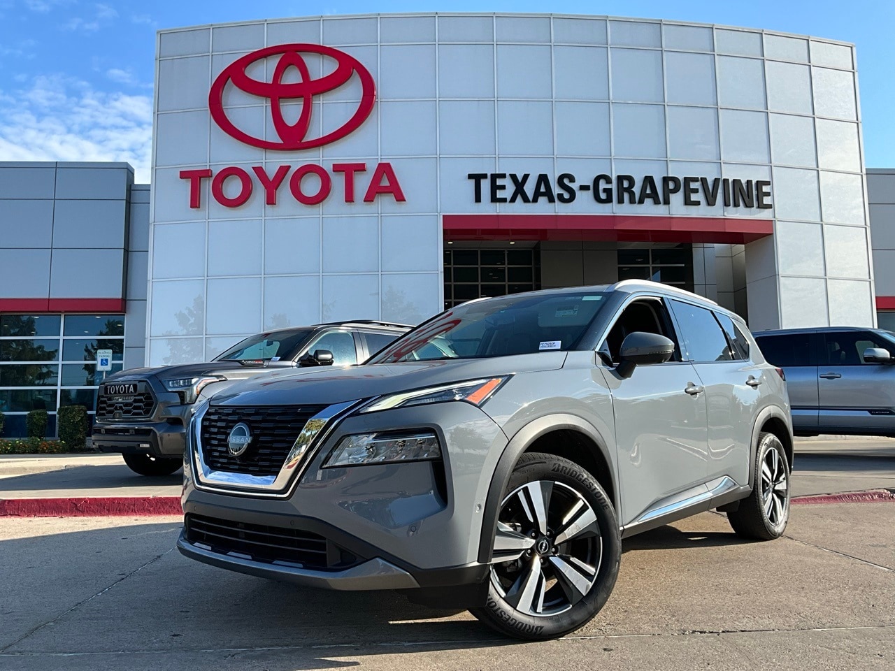 Used 2023 Nissan Rogue SL with VIN 5N1BT3CBXPC792807 for sale in Grapevine, TX