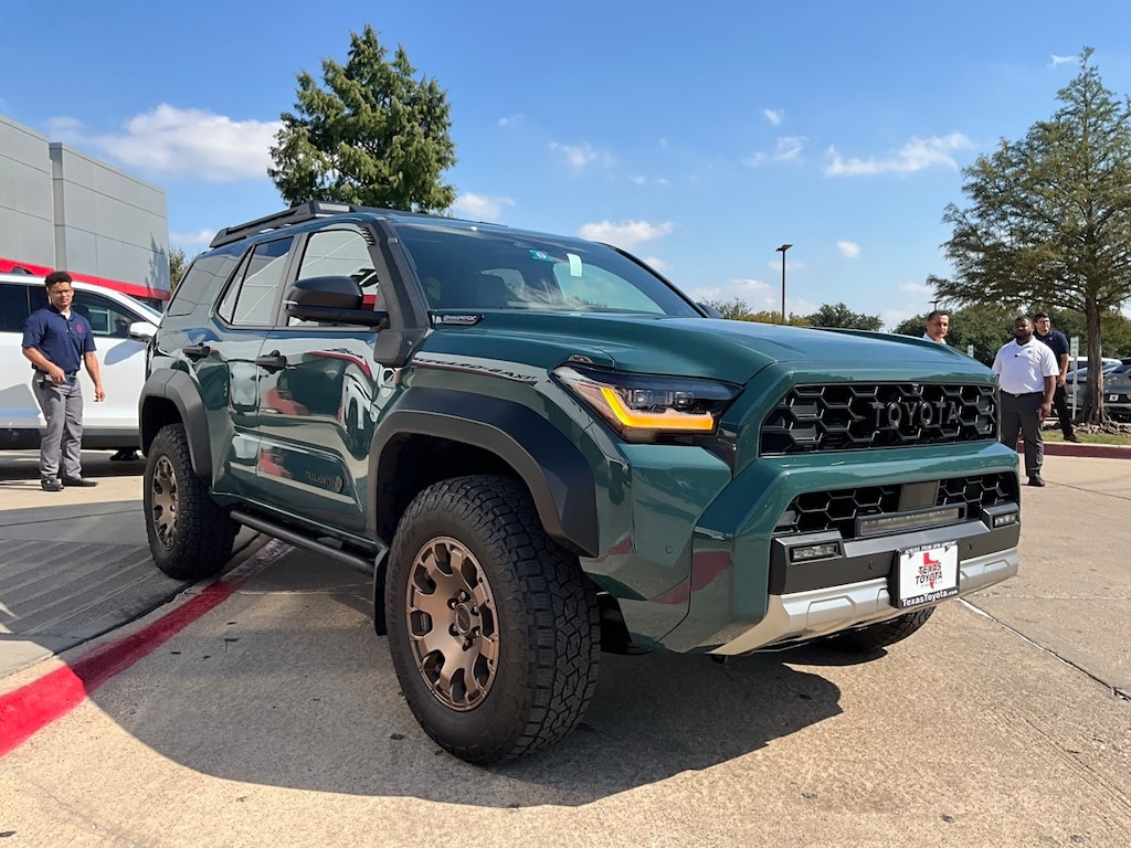New 2025 Toyota 4Runner i-FORCE MAX Trailhunter SUV