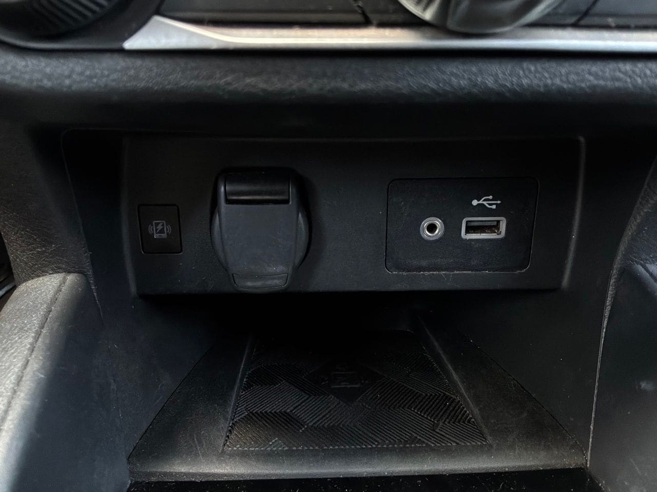 2023 Nissan Versa Sedan SV - Photo 23