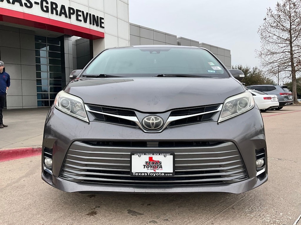 Used 2019 Toyota Sienna Limited Minivan/Van