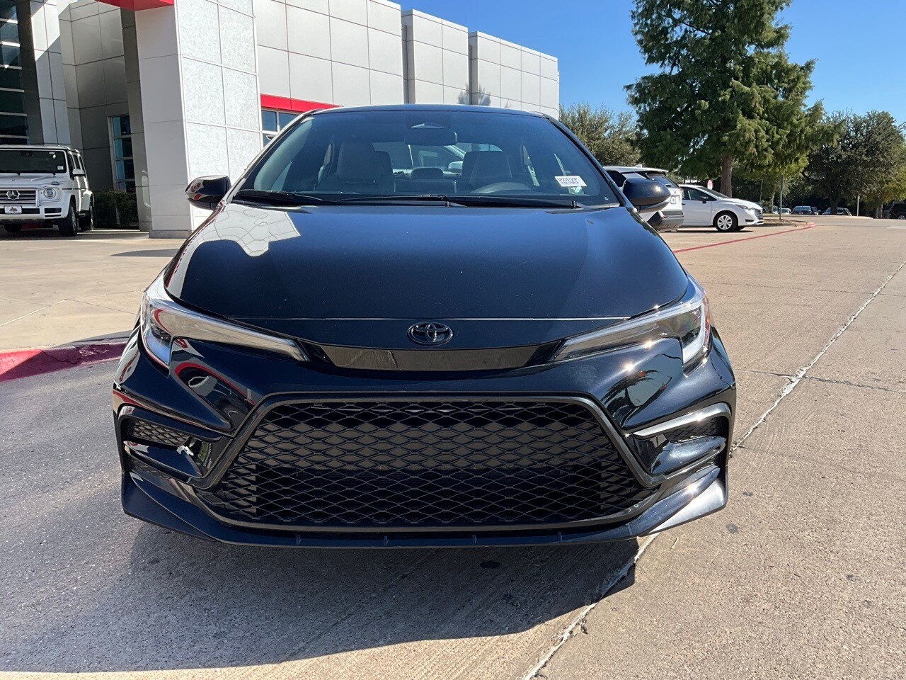 2025 Toyota Corolla SE photo 3