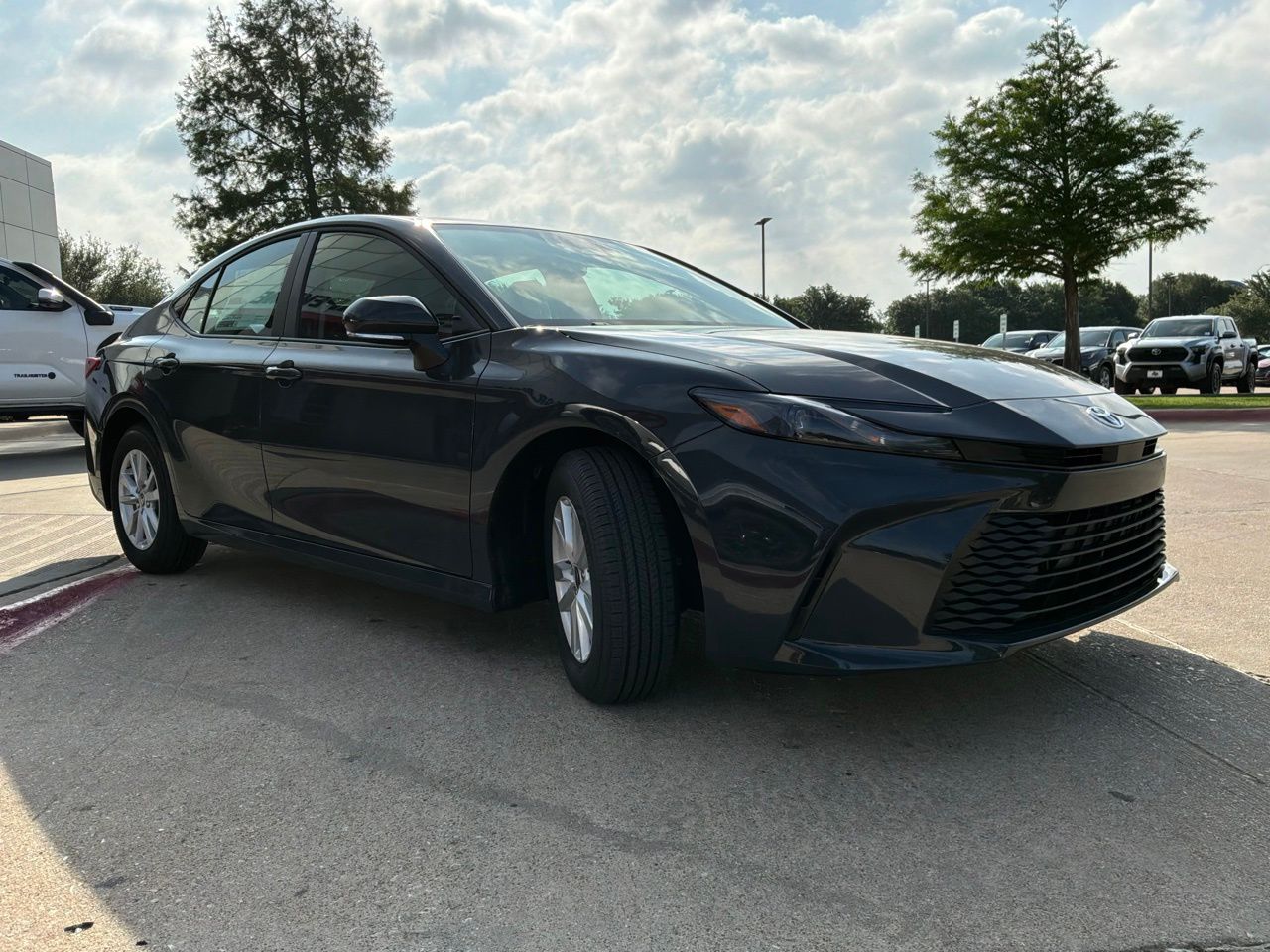 View vehicle photo 4