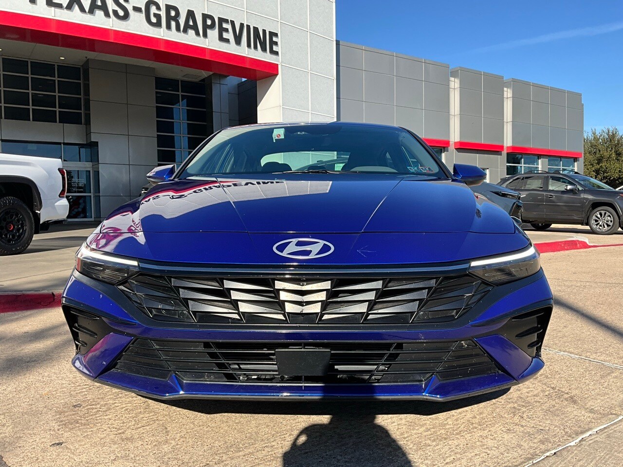 2025 Hyundai Elantra SEL Convenience photo 2