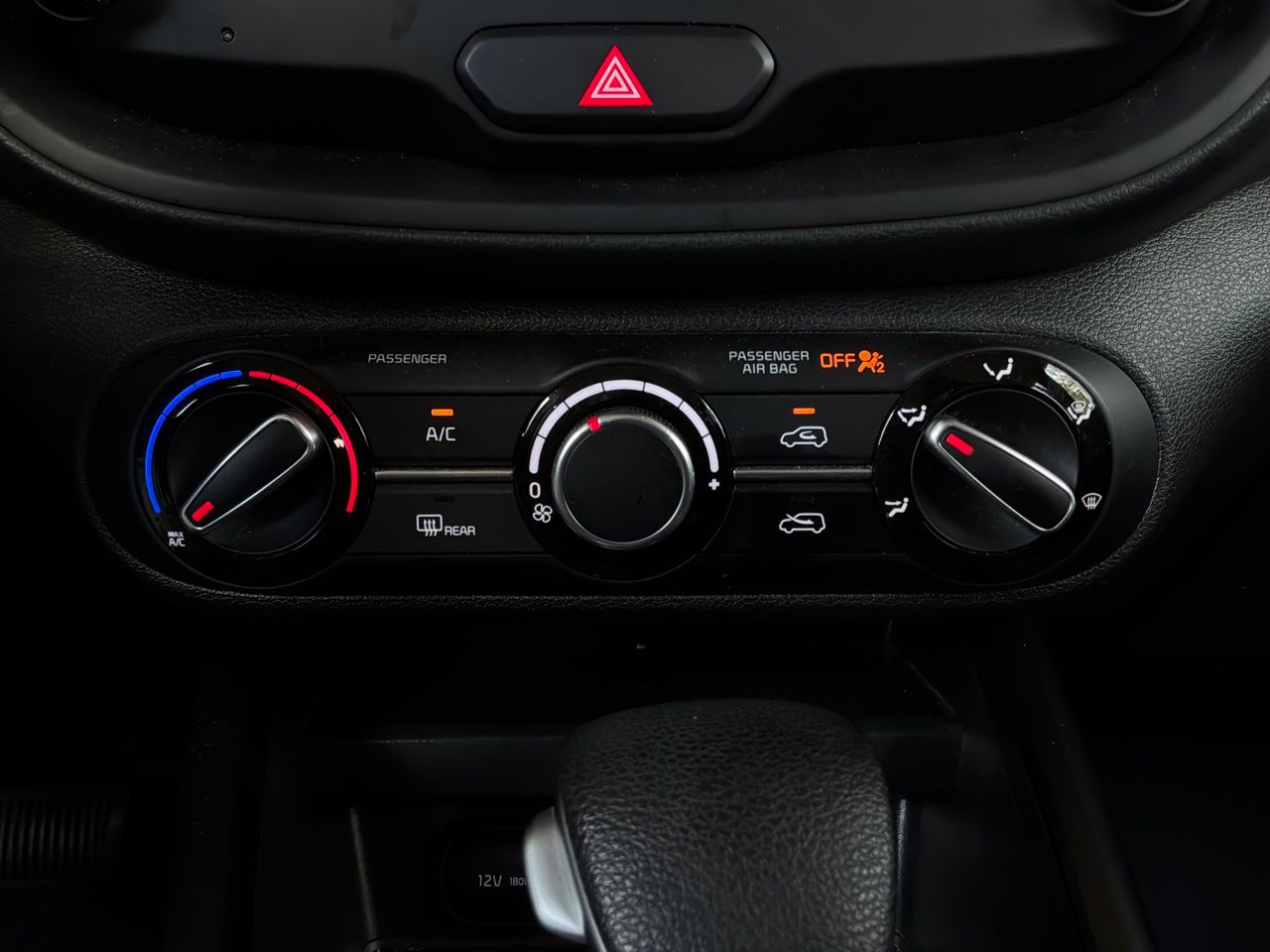 2025 Kia Soul LX - Photo 27