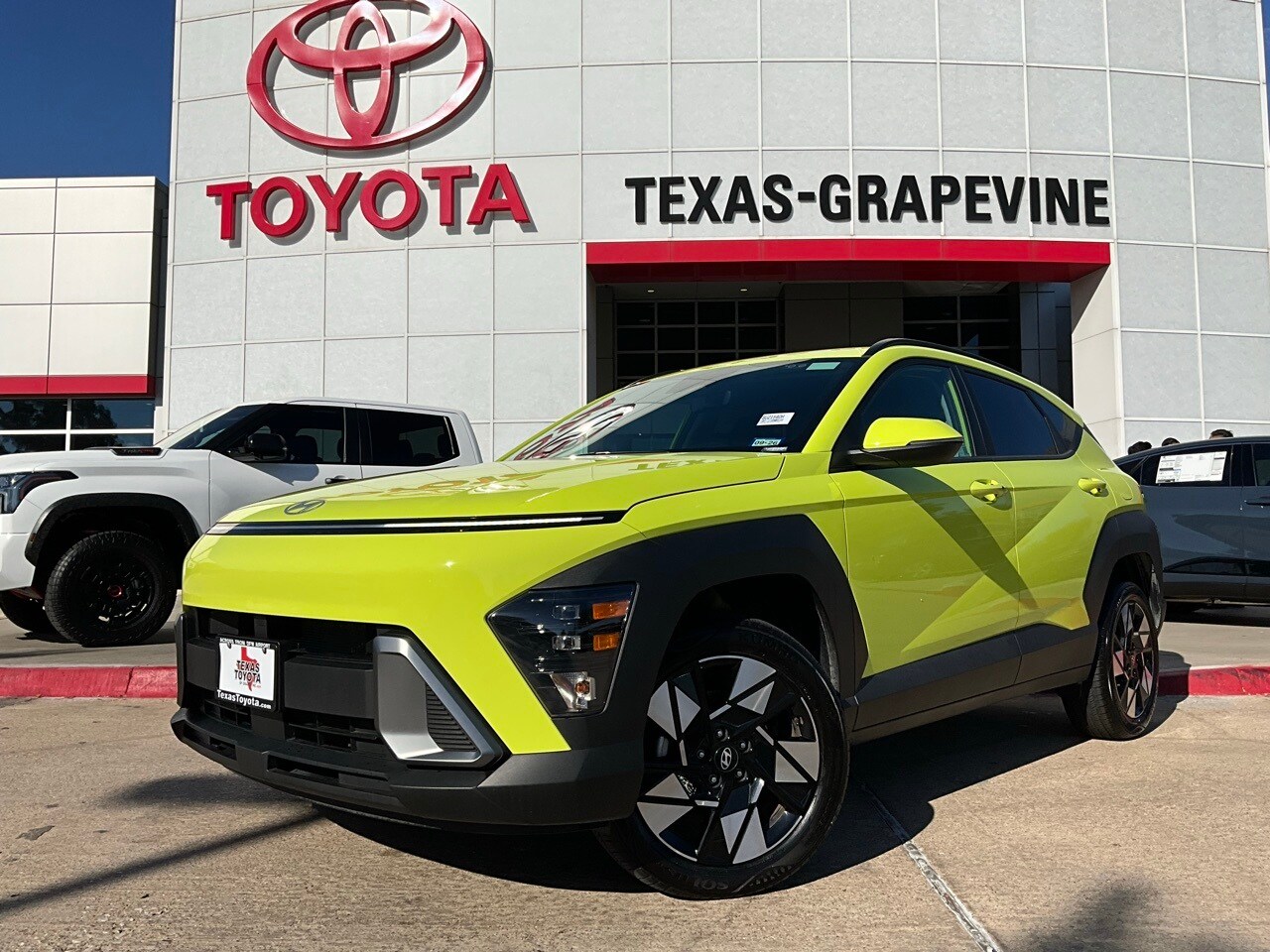 2025 Hyundai Kona SEL photo 2