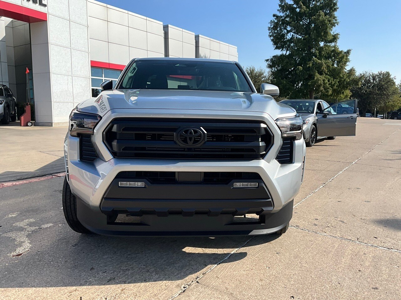 2025 Toyota Tacoma SR5 photo 2