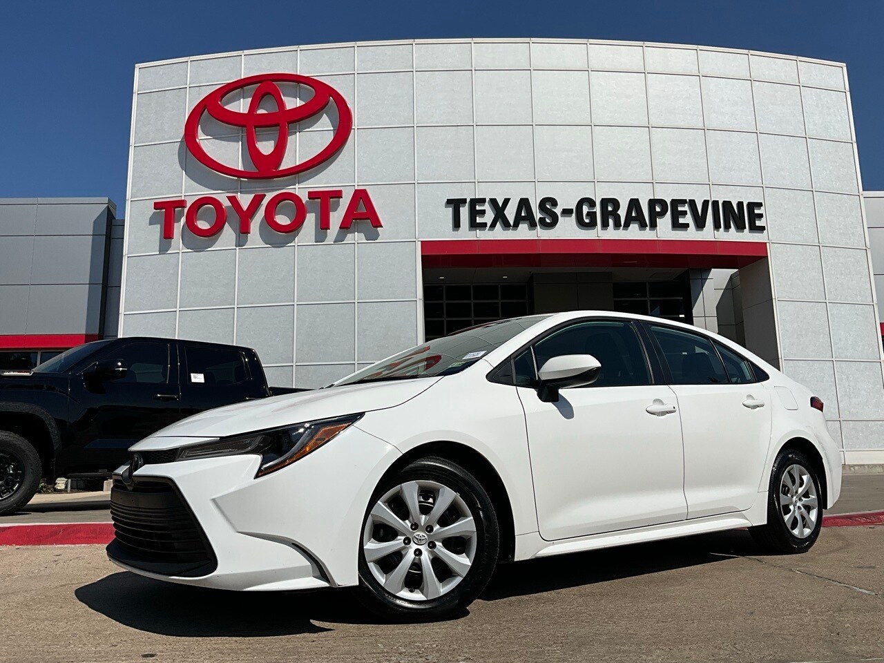 2024 Toyota Corolla LE photo 2