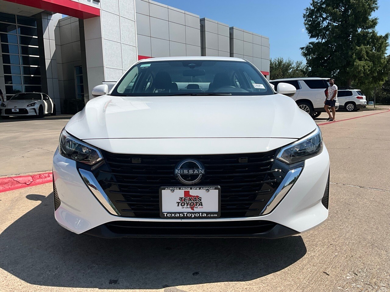 2024 Nissan Sentra SV photo 3