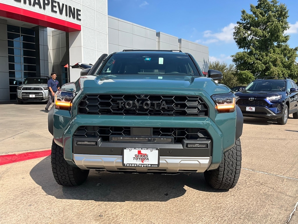 New 2025 Toyota 4Runner i-FORCE MAX Trailhunter SUV