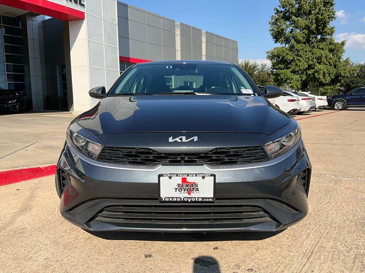 2024 Kia Forte LXS photo 3