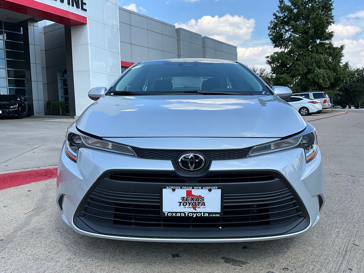 2024 Toyota Corolla LE photo 3