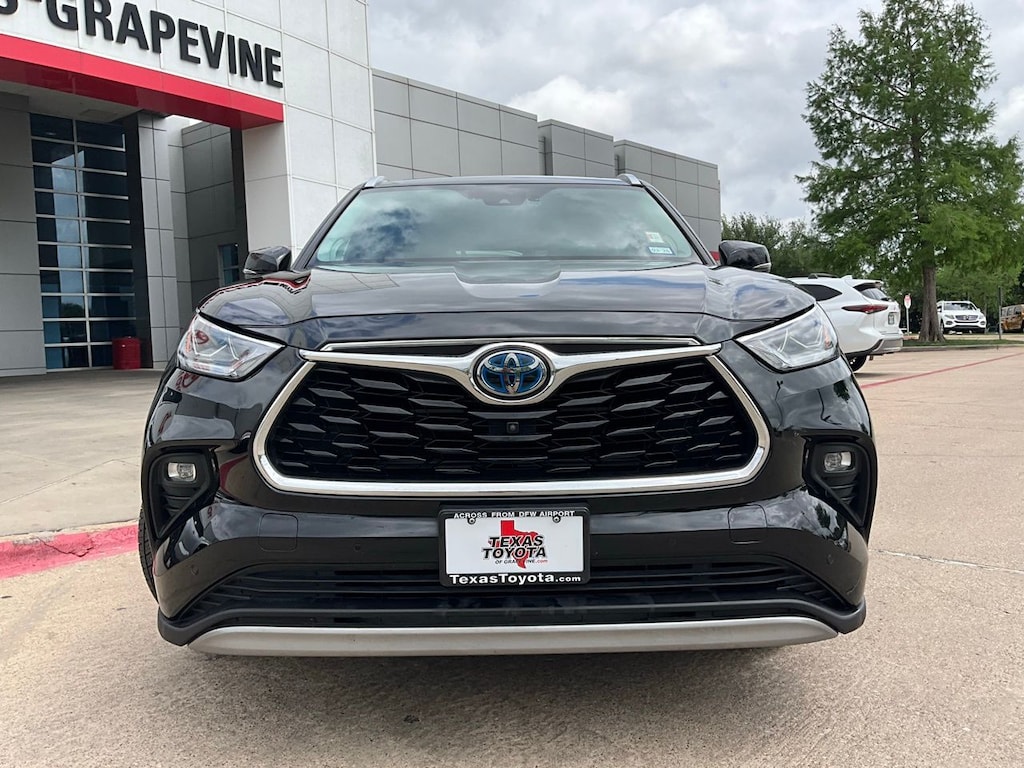 Used 2023 Toyota Highlander Hybrid Platinum SUV