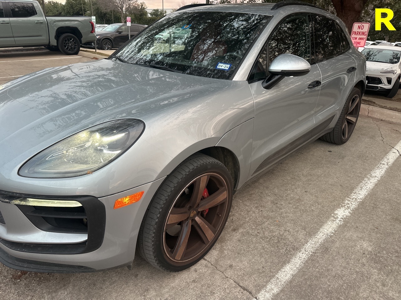 2022 Porsche Macan S's photo